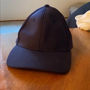 Lululemon hat, never worn, tags off